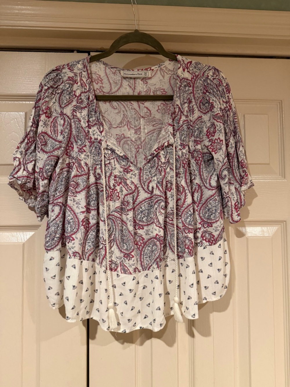 Abercrombie & Fitch White Top with Pink & Gray Paisley